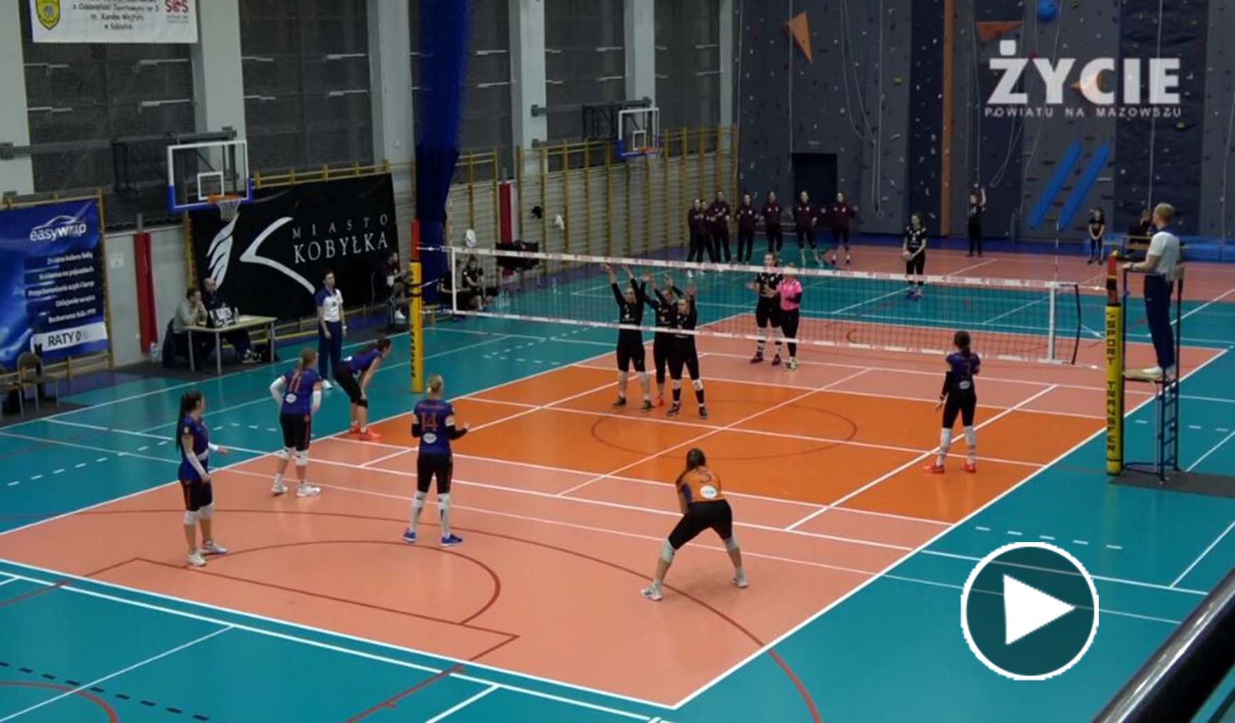 Fragmenty Meczu Iii Ligi Siatkówki Kobiet Pomiędzy Easy Wrap Volley 3 Kobyłka Uks Orlęta 