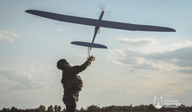 Loty treningowe pilotów FlyEye  5 Mazowieckiej Brygady OT