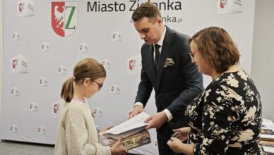 Zielonka - Wybrano laureatów konkursu "Bez książki nie jadę"