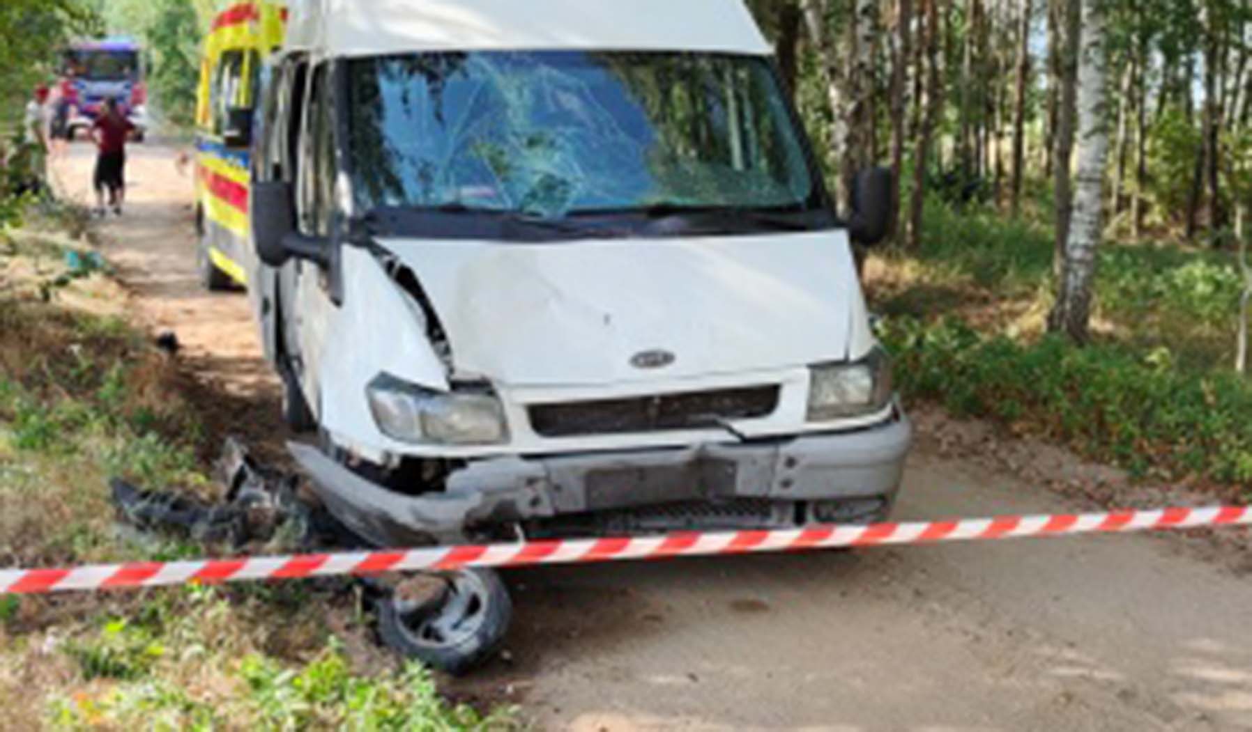 Wypadek z udziałem motoroweru i auta - poszkodowanego zabrał LPR