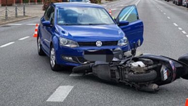 Zagapienie kierującej przyczyną wypadku z udziałem motorowerzysty