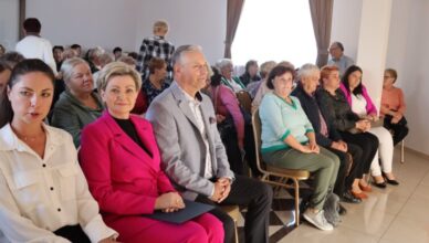 Inauguracja Roku Akademickiego Uniwersytetu Trzeciego Wieku w Tłuszczu: Święto nauki dla seniorów