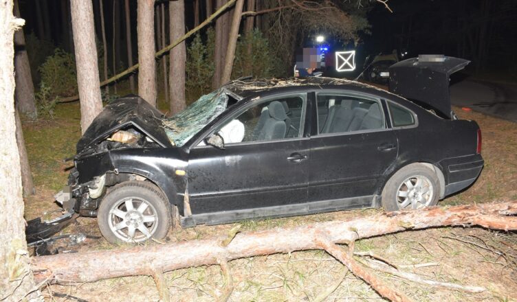 Jedna osoba zginęła, a pięć trafiło do szpitala. Tragiczny finał wypadku drogowego.