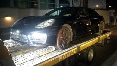 Policjanci odnaleźli kradzione porsche i zatrzymali kierowcę