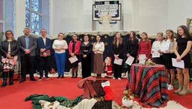 Dąbrówka - VIII Międzyszkolny Przegląd Kolęd i Pastorałek pod honorowym patronatem Wójta Gminy