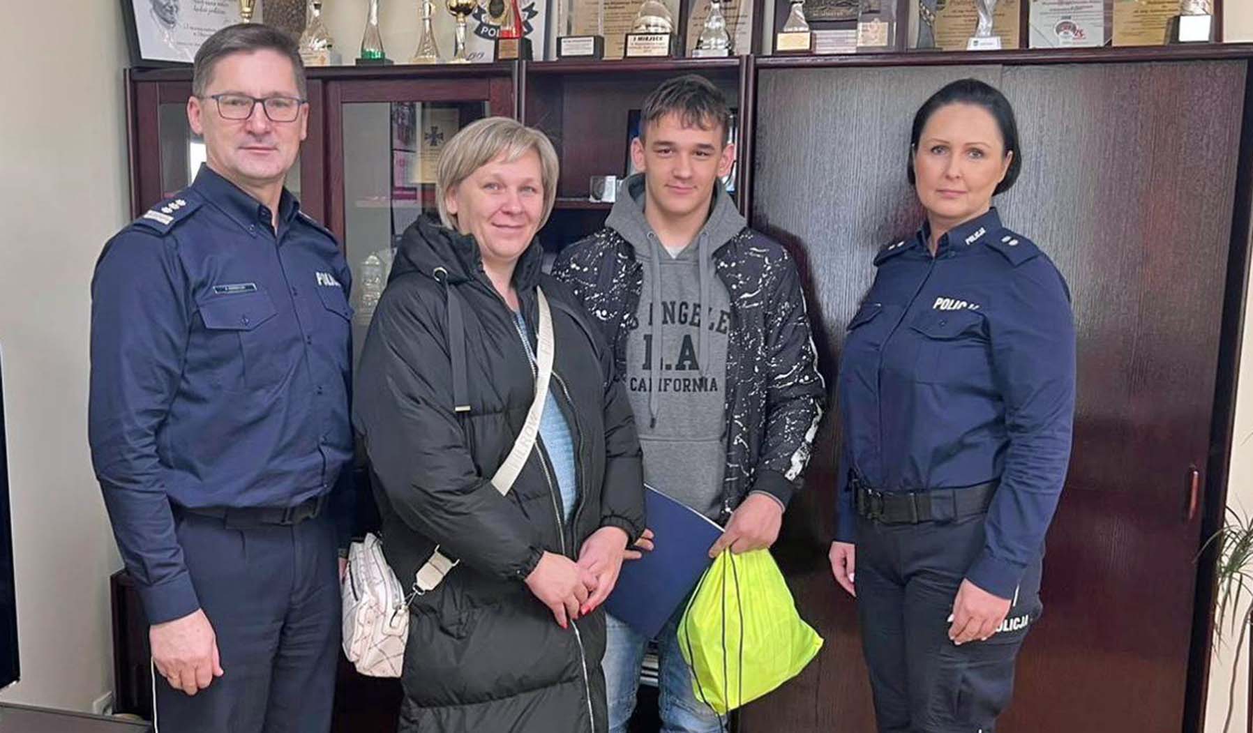 15-latek odparł atak nożownika w autobusie. Wyrazy uznania od siedleckiej policji