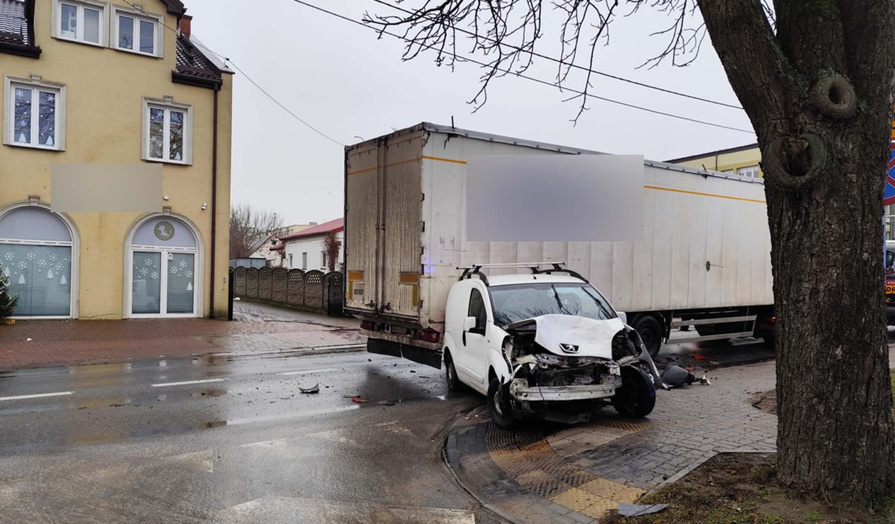 Ku przestrodze - nieustąpienie pierwszeństwa przyczyną groźnego wypadku