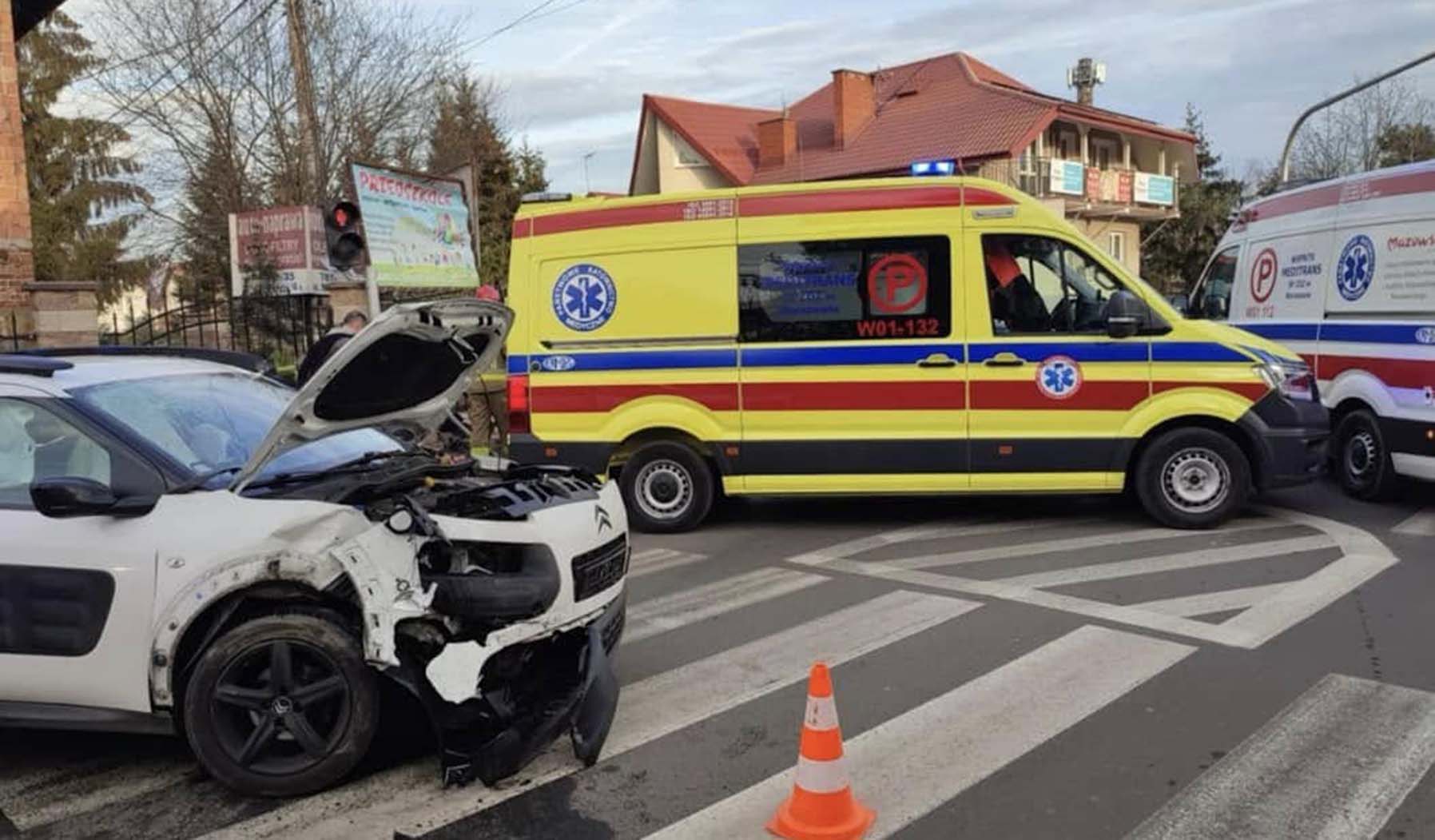 Zderzenie dwóch pojazdów na ul. Fabrycznej w Markach